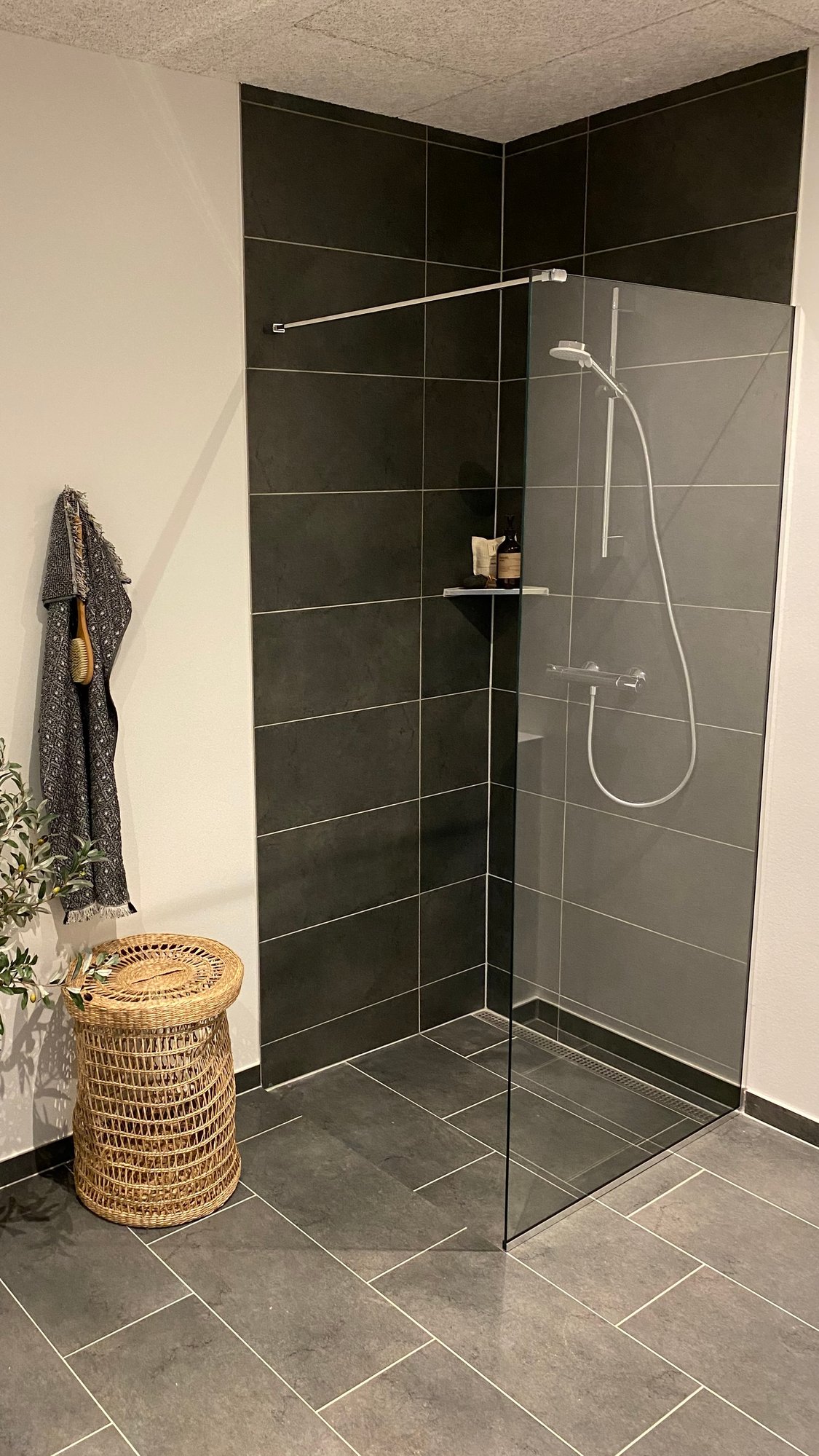 Hjørne model 14 - 900x2000 klart glas og krom 2-1